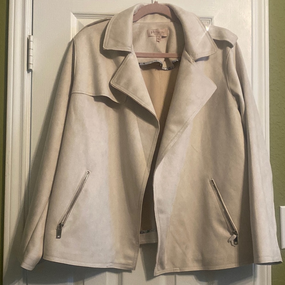 Off white suede jacket. Silver details on shoulders and zippers.